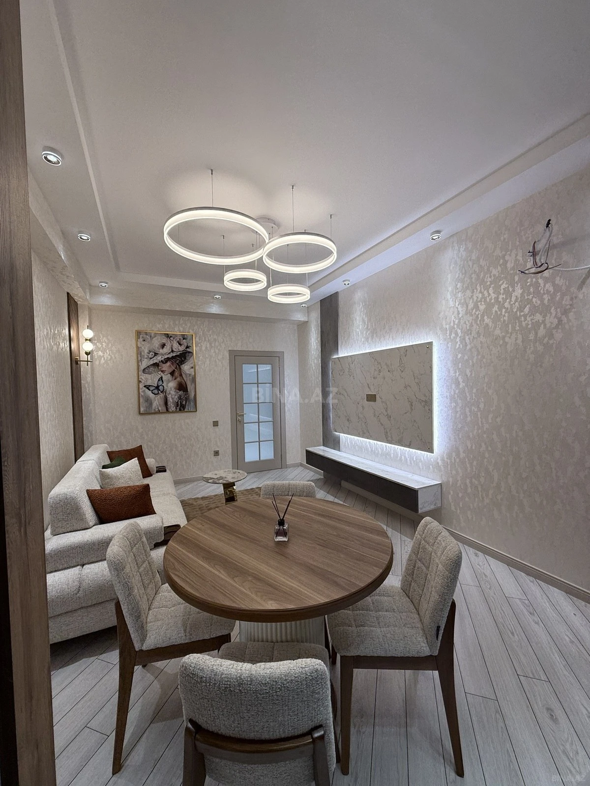 Satılır 2 otaqlı mənzil 53 m²