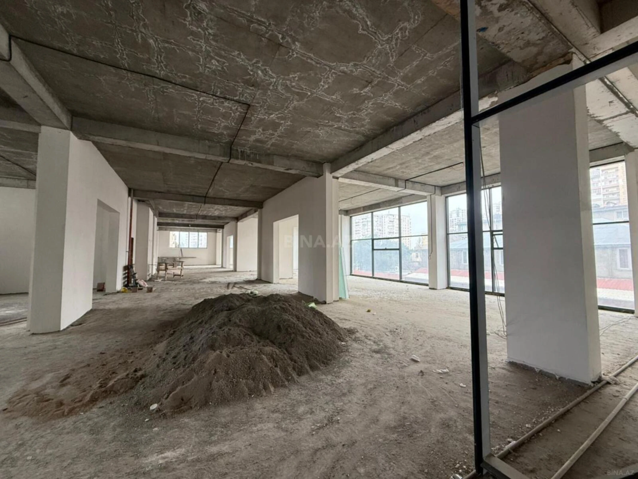 Satılır obyekt 1710 m²