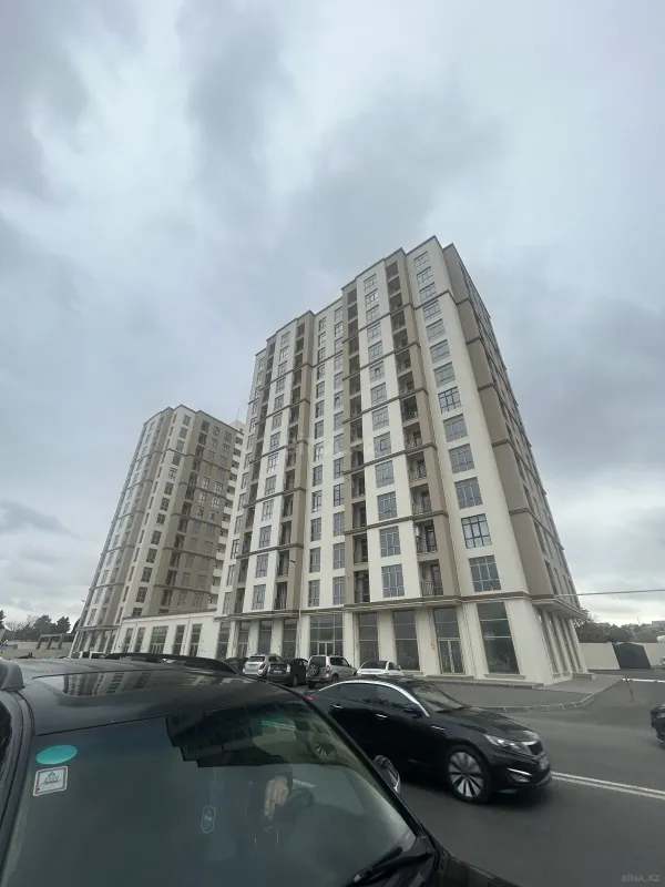 Satılır 2 otaqlı mənzil 83 m²