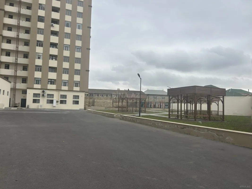 Satılır 2 otaqlı mənzil 83 m²