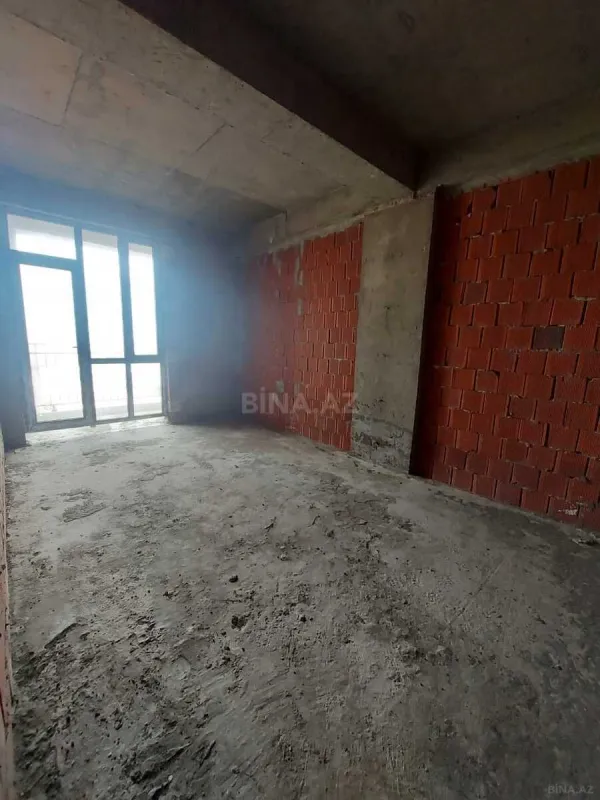 Satılır 2 otaqlı mənzil 83 m²
