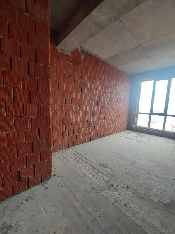 Satılır 2 otaqlı mənzil 83 m²