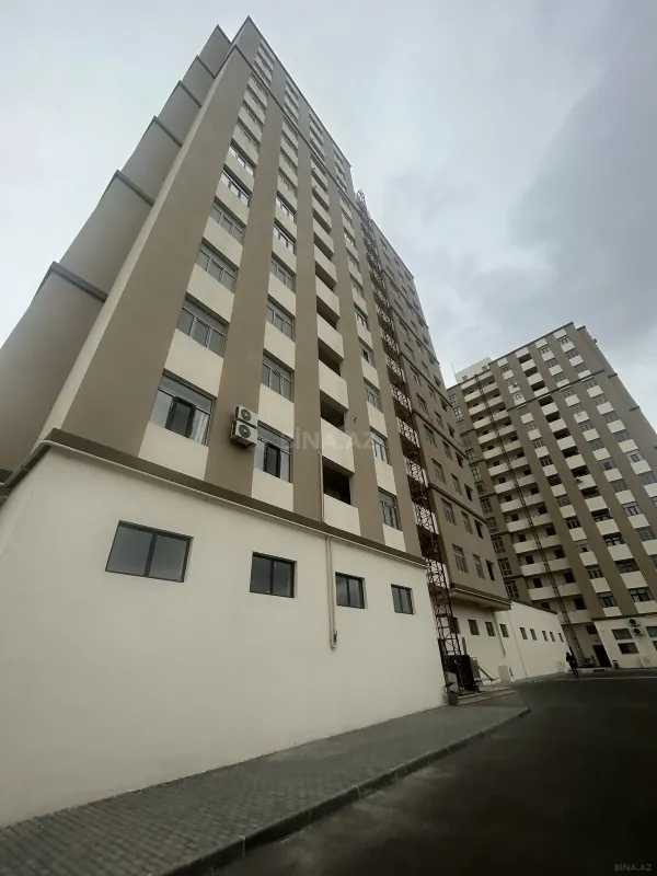 Satılır 2 otaqlı mənzil 83 m²