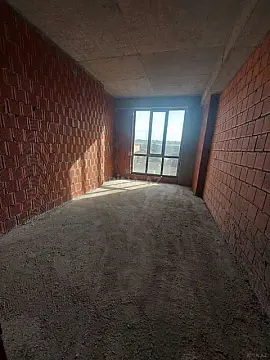 Satılır 2 otaqlı mənzil 83 m²