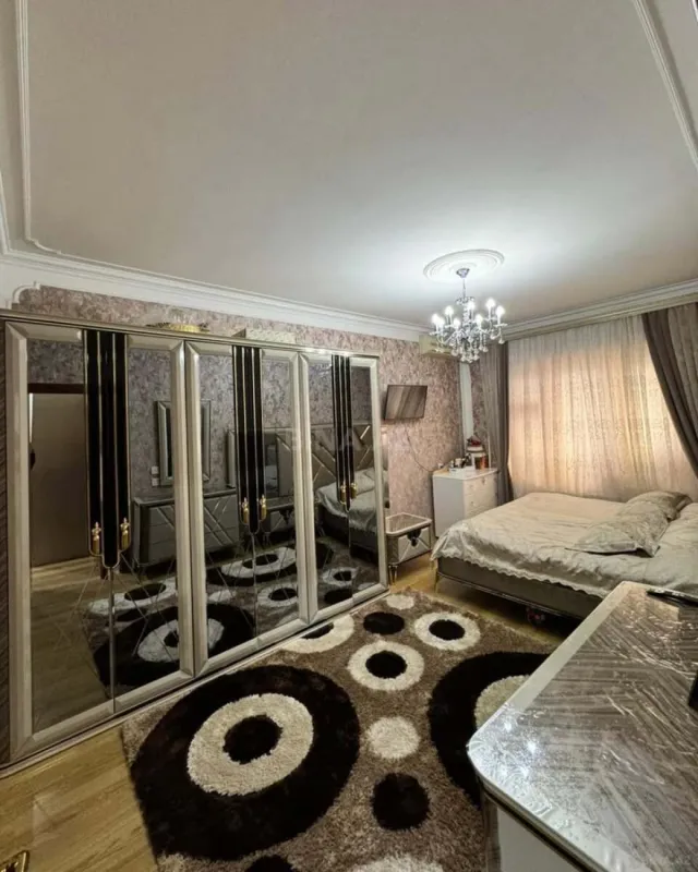 Satılır 4 otaqlı mənzil 110 m²
