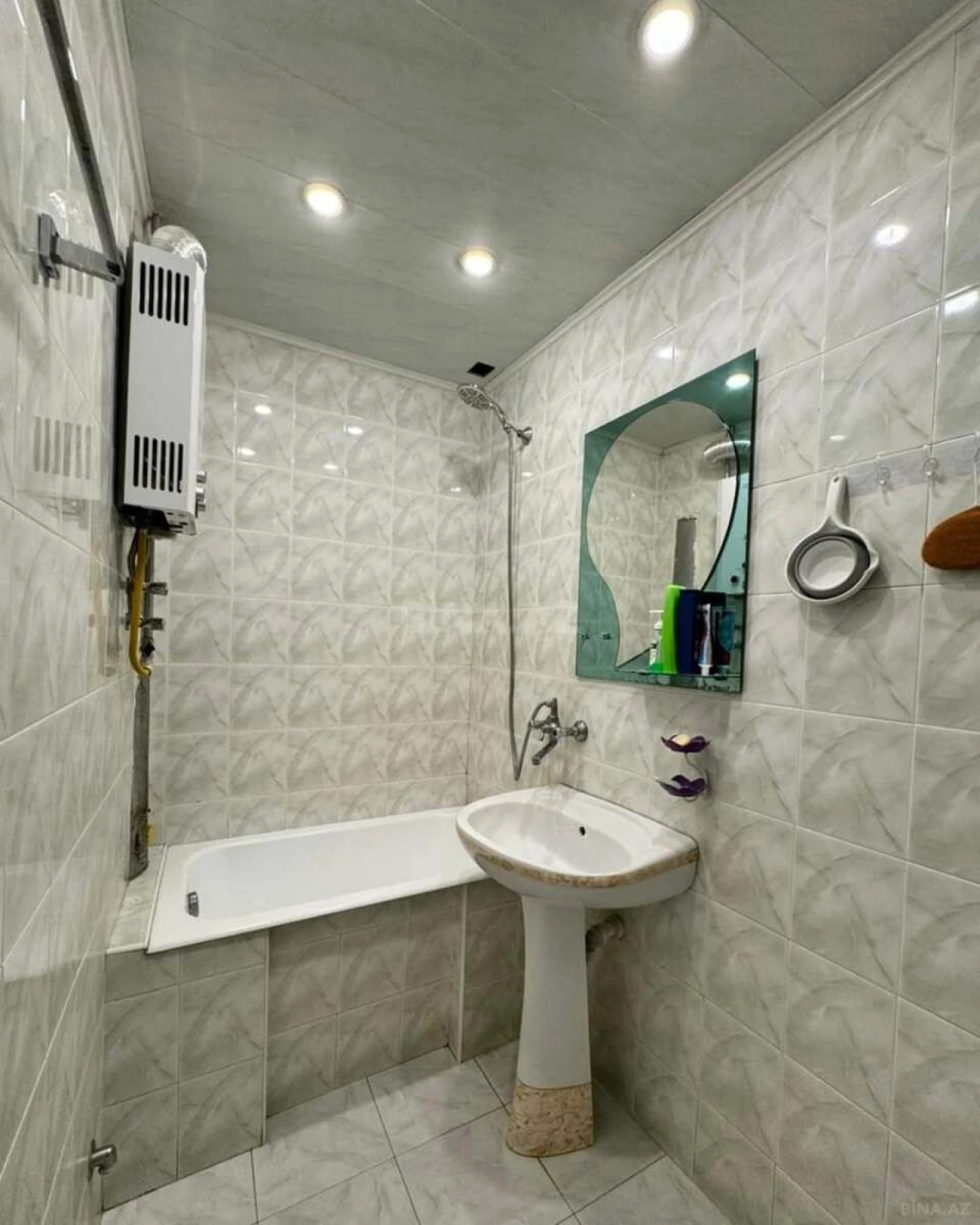 Satılır 4 otaqlı mənzil 110 m²