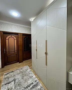 Satılır 4 otaqlı mənzil 110 m²