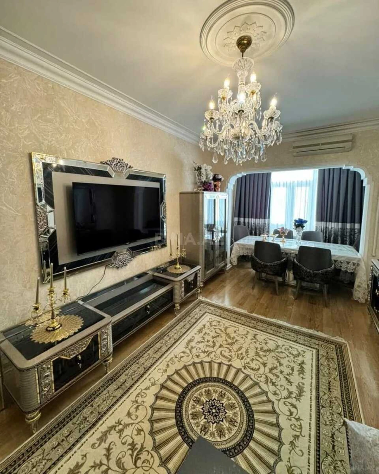Satılır 4 otaqlı mənzil 110 m²