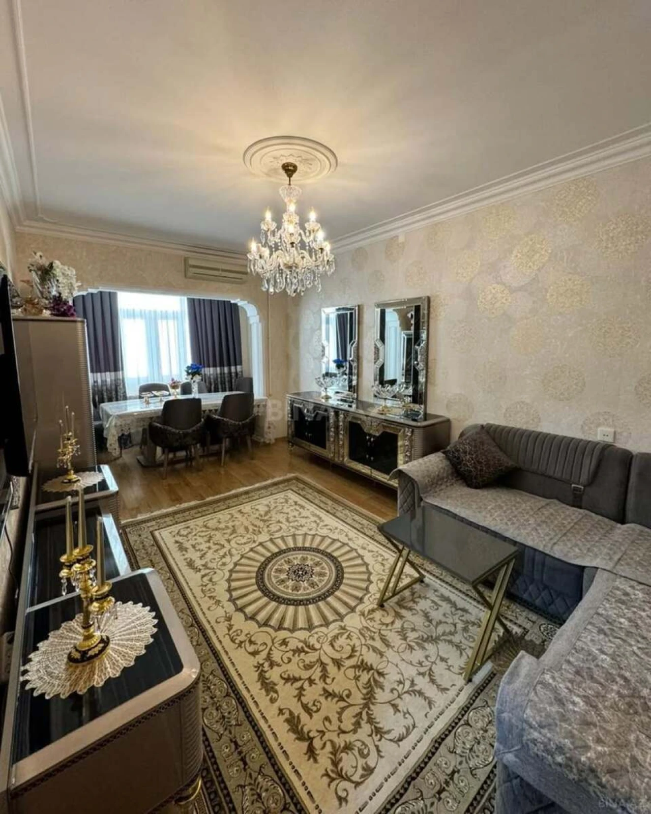 Satılır 4 otaqlı mənzil 110 m²
