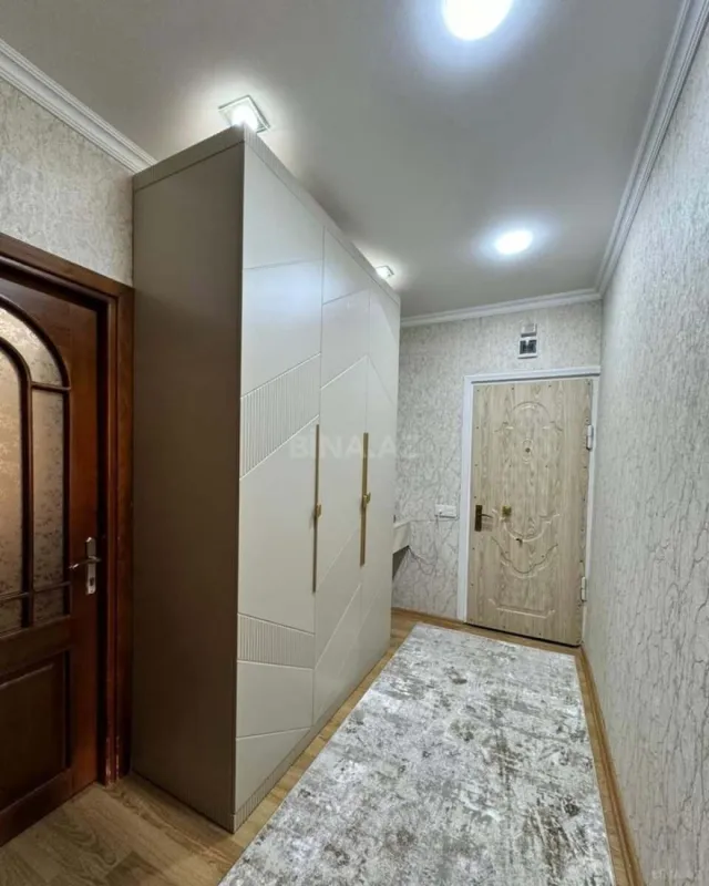 Satılır 4 otaqlı mənzil 110 m²
