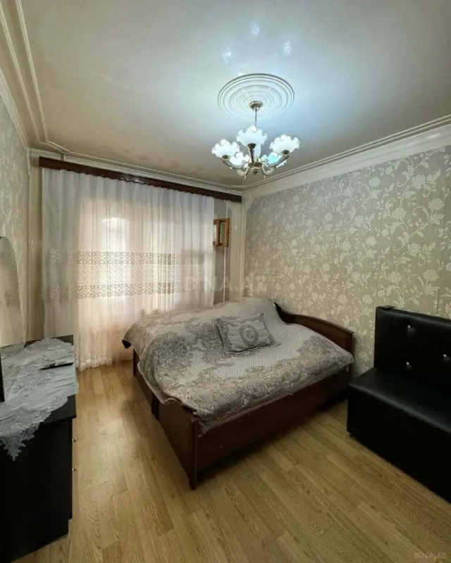 Satılır 4 otaqlı mənzil 110 m²