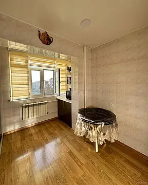 Satılır 4 otaqlı mənzil 110 m²