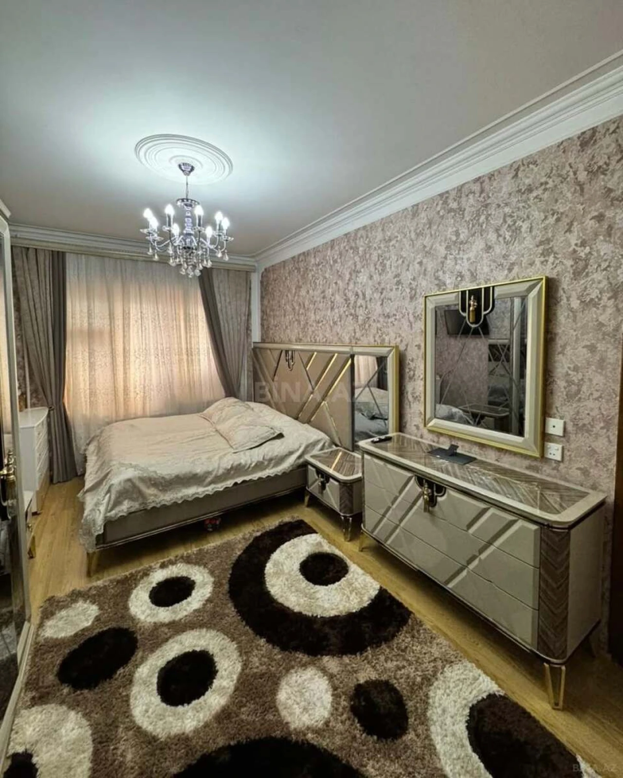 Satılır 4 otaqlı mənzil 110 m²