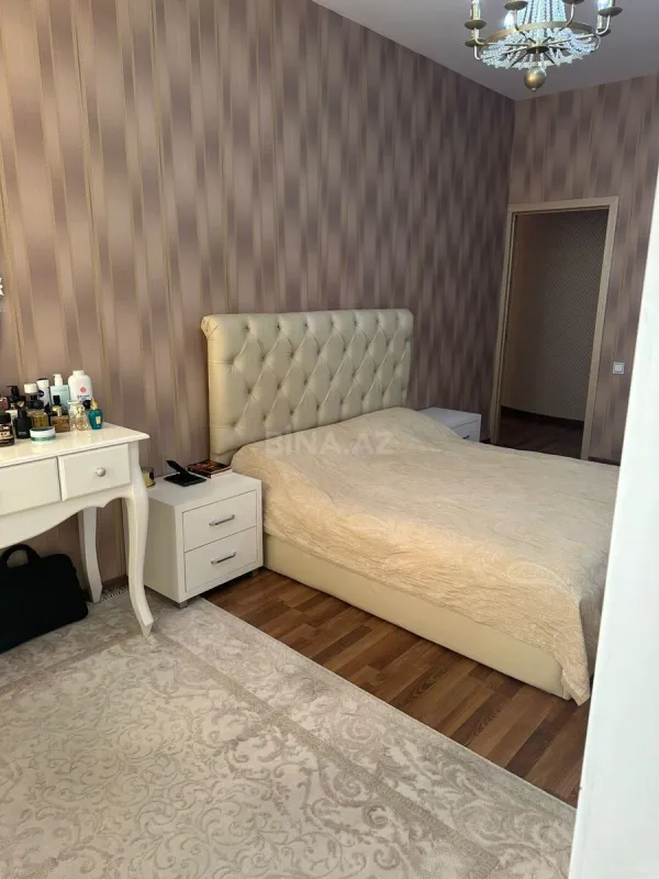 Satılır 2 otaqlı mənzil 70 m²