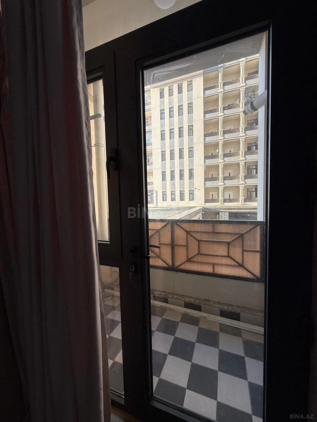 Kirayə verilir 2 otaqlı mənzil 70 m²