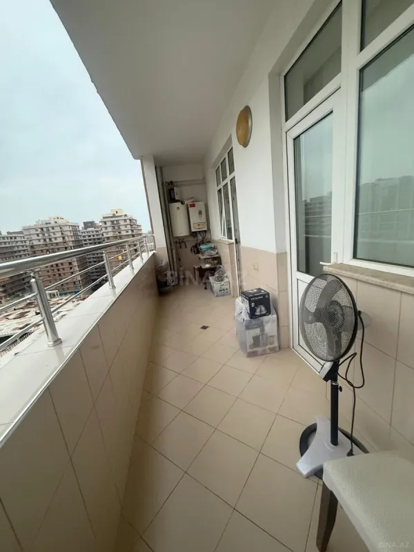 Satılır 3 otaqlı mənzil 133 m²