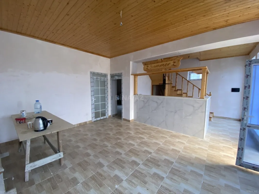 Satılır 7 otaqlı həyət evi 360 m²