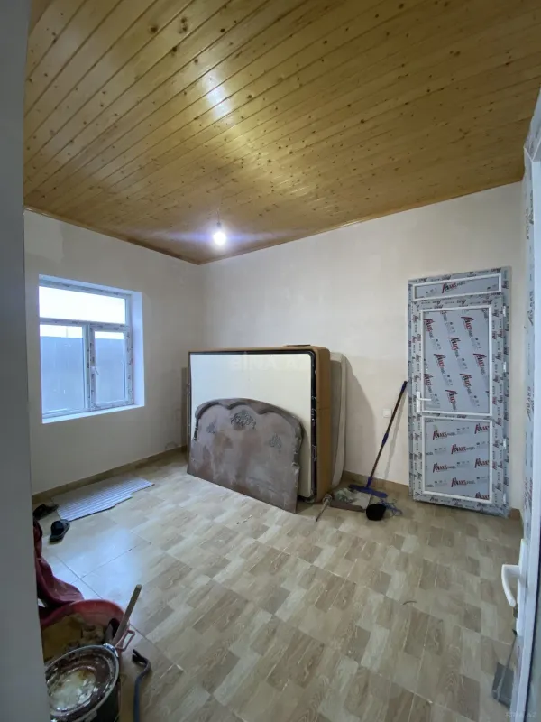 Satılır 7 otaqlı həyət evi 360 m²