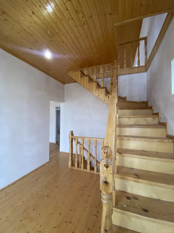 Satılır 7 otaqlı həyət evi 360 m²