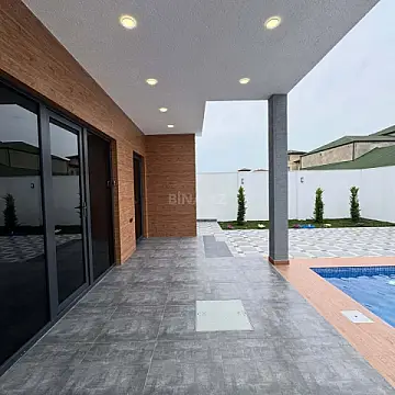 Satılır 4 otaqlı həyət evi 140 m²