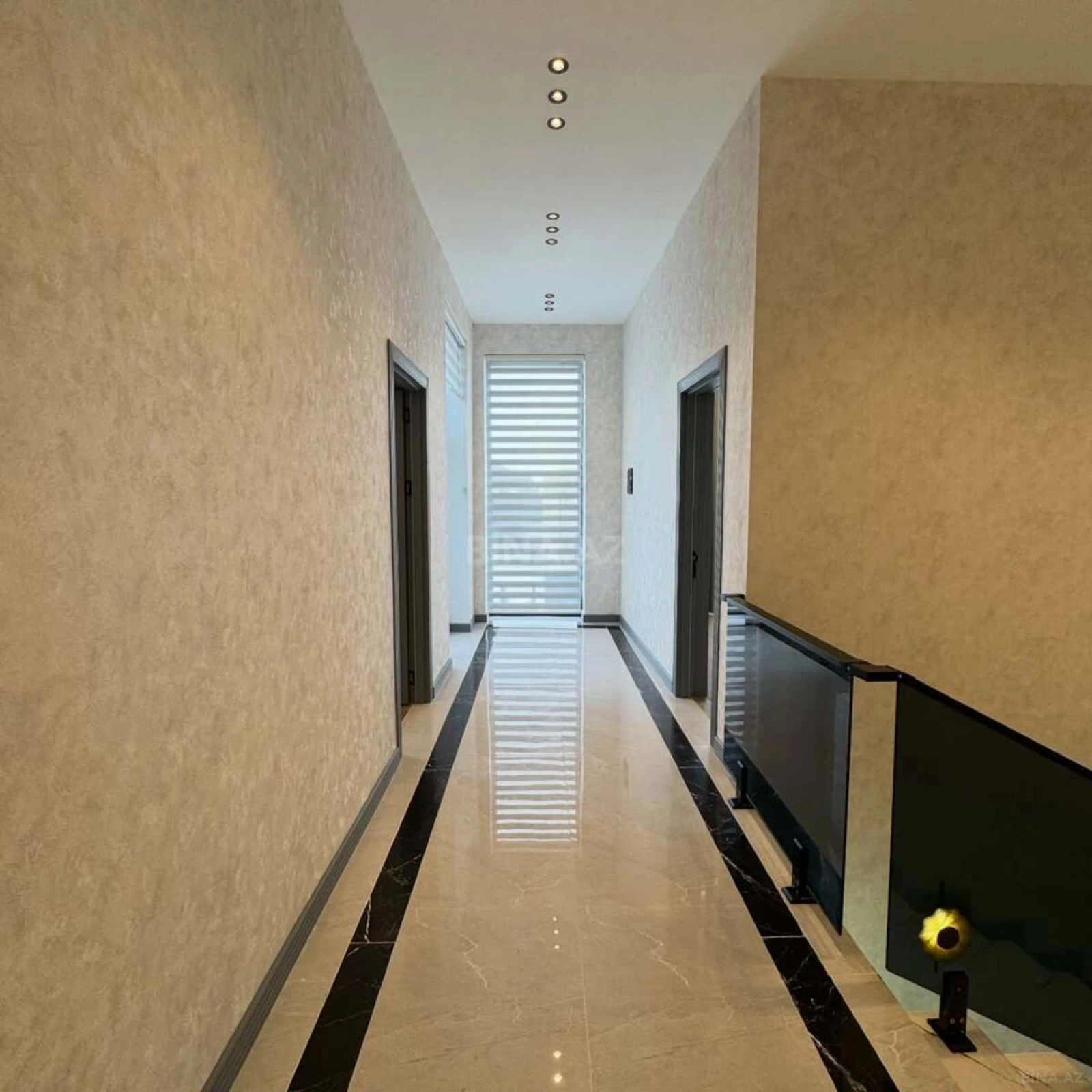 Satılır 5 otaqlı həyət evi 220 m²