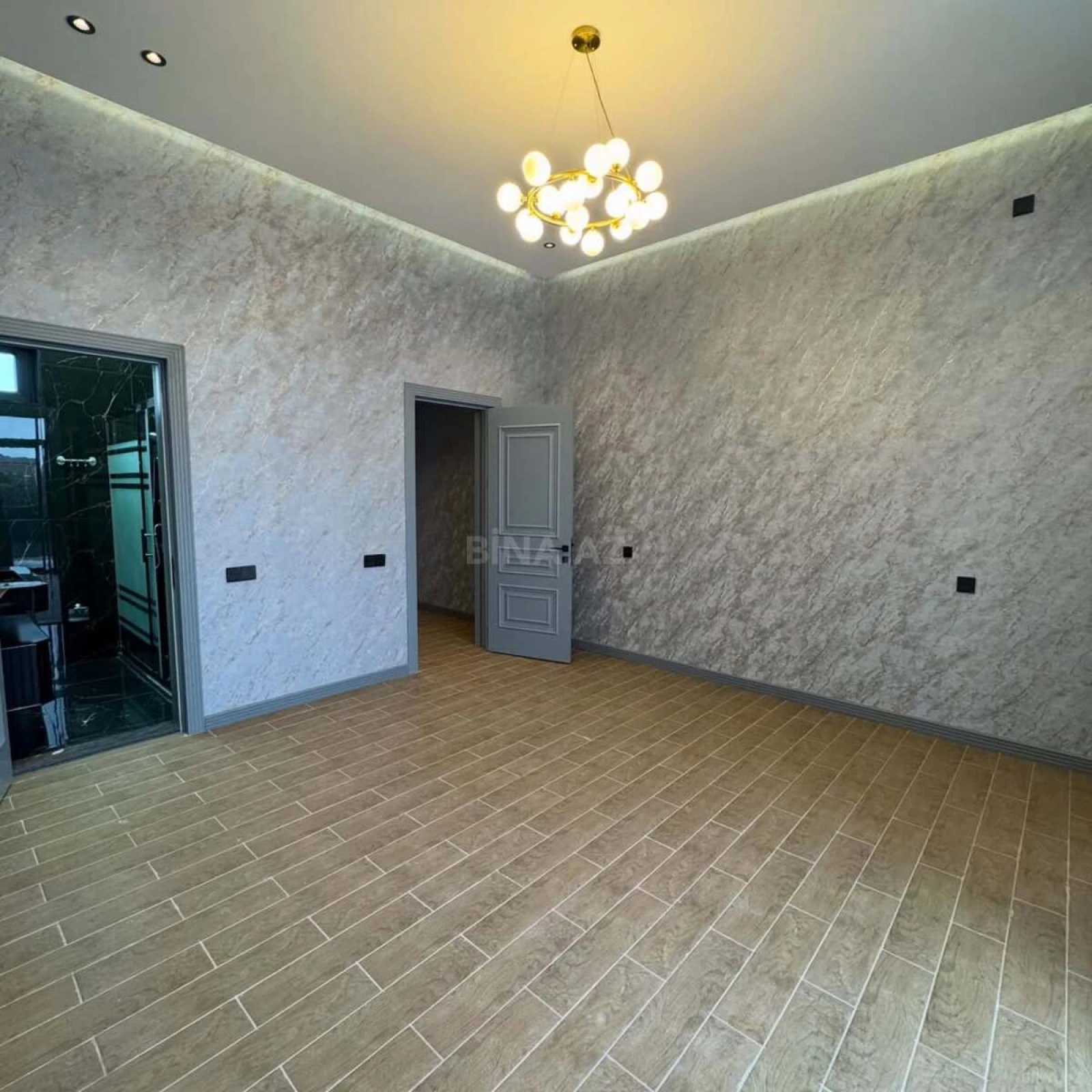 Satılır 5 otaqlı həyət evi 220 m²