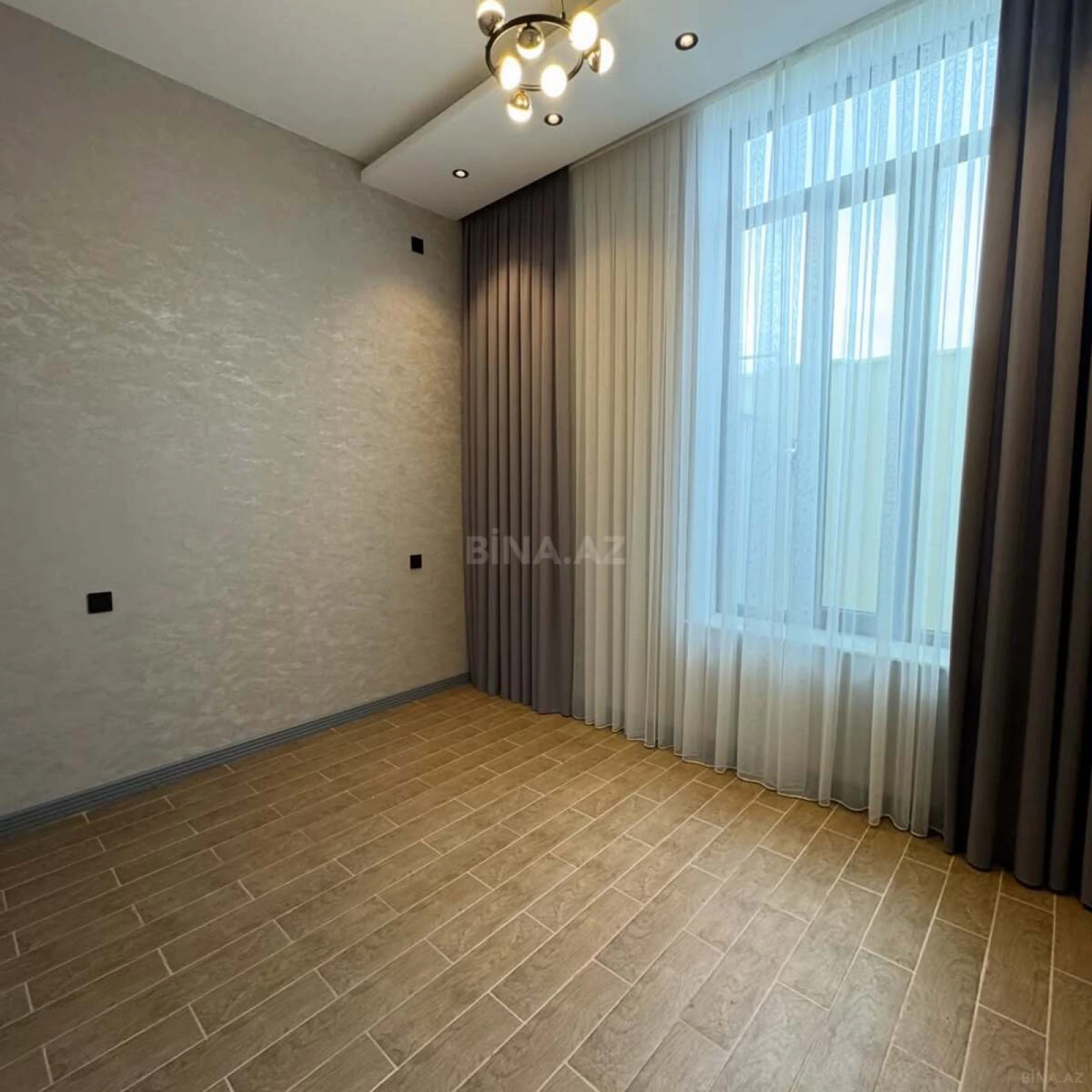 Satılır 5 otaqlı həyət evi 220 m²