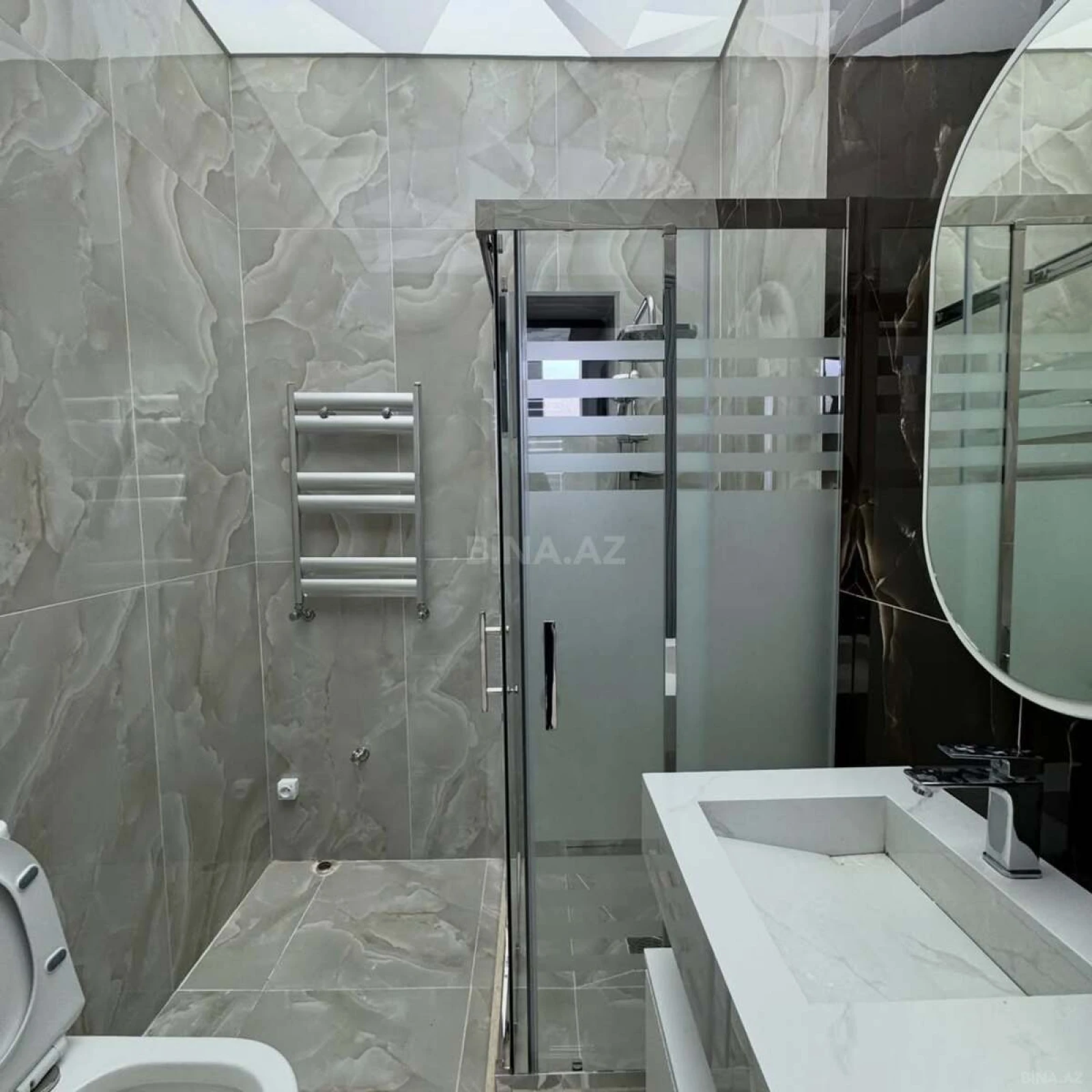 Satılır 5 otaqlı həyət evi 220 m²