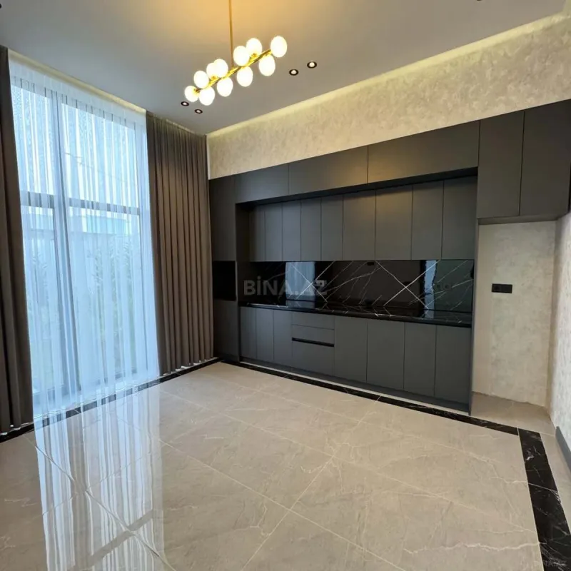 Satılır 5 otaqlı həyət evi 220 m²