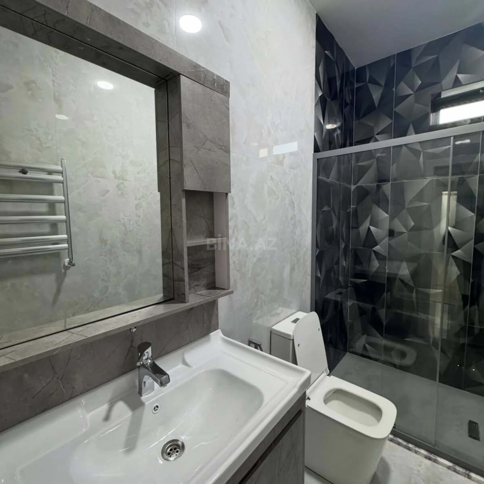 Satılır 4 otaqlı həyət evi 160 m²