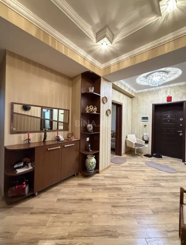 Satılır 2 otaqlı mənzil 90 m²