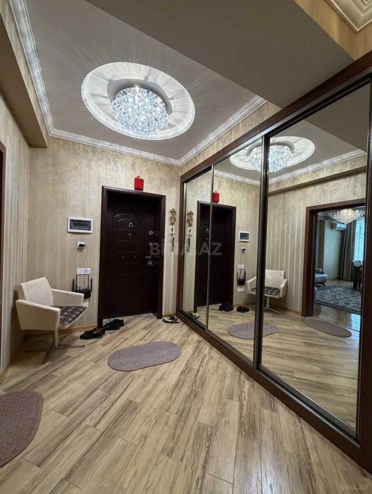 Satılır 2 otaqlı mənzil 90 m²