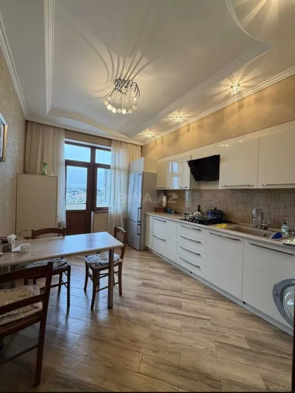 Satılır 2 otaqlı mənzil 90 m²