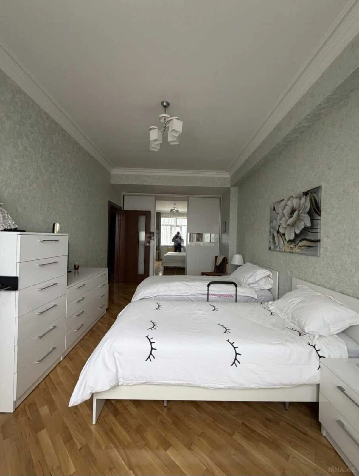 Satılır 2 otaqlı mənzil 90 m²