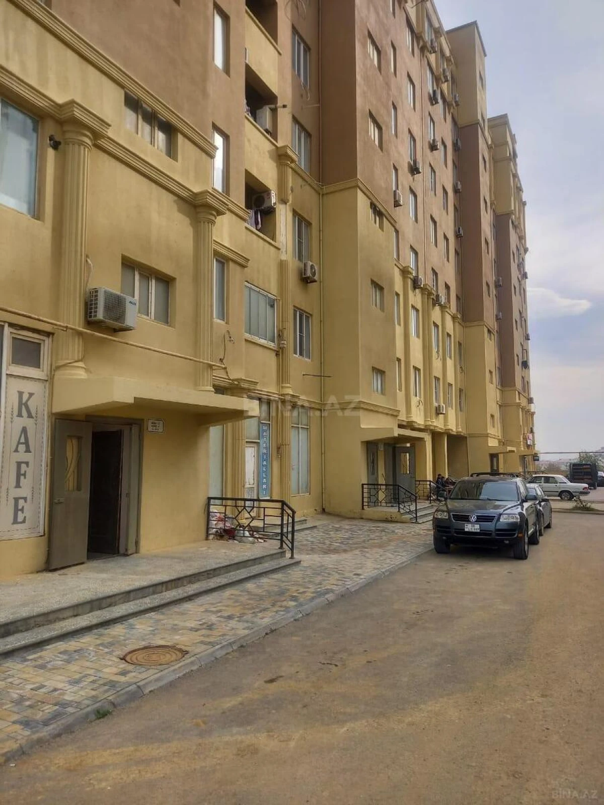 Satılır obyekt 332.1 m²