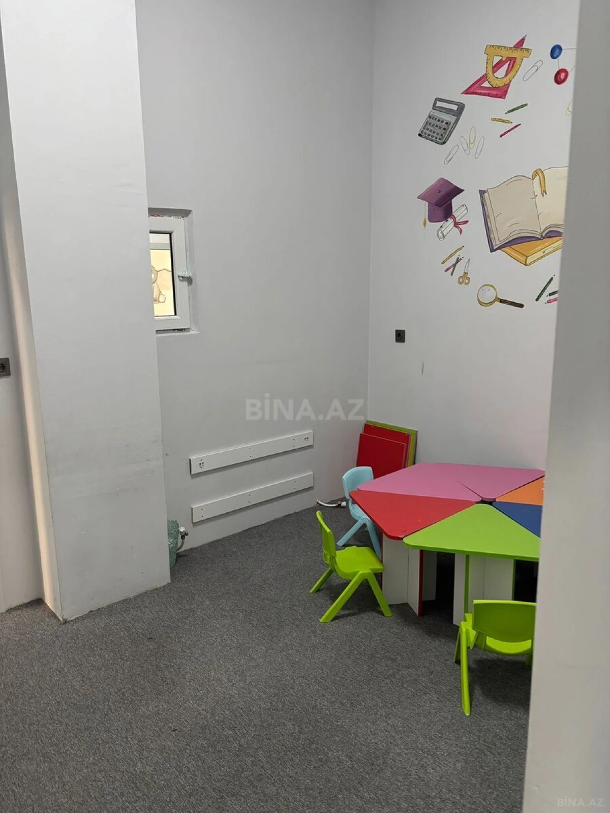 Satılır obyekt 332.1 m²