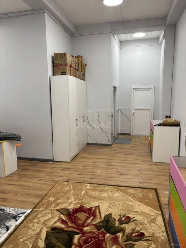 Satılır obyekt 332.1 m²