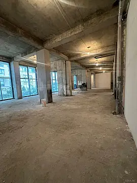 Satılır obyekt 715 m²