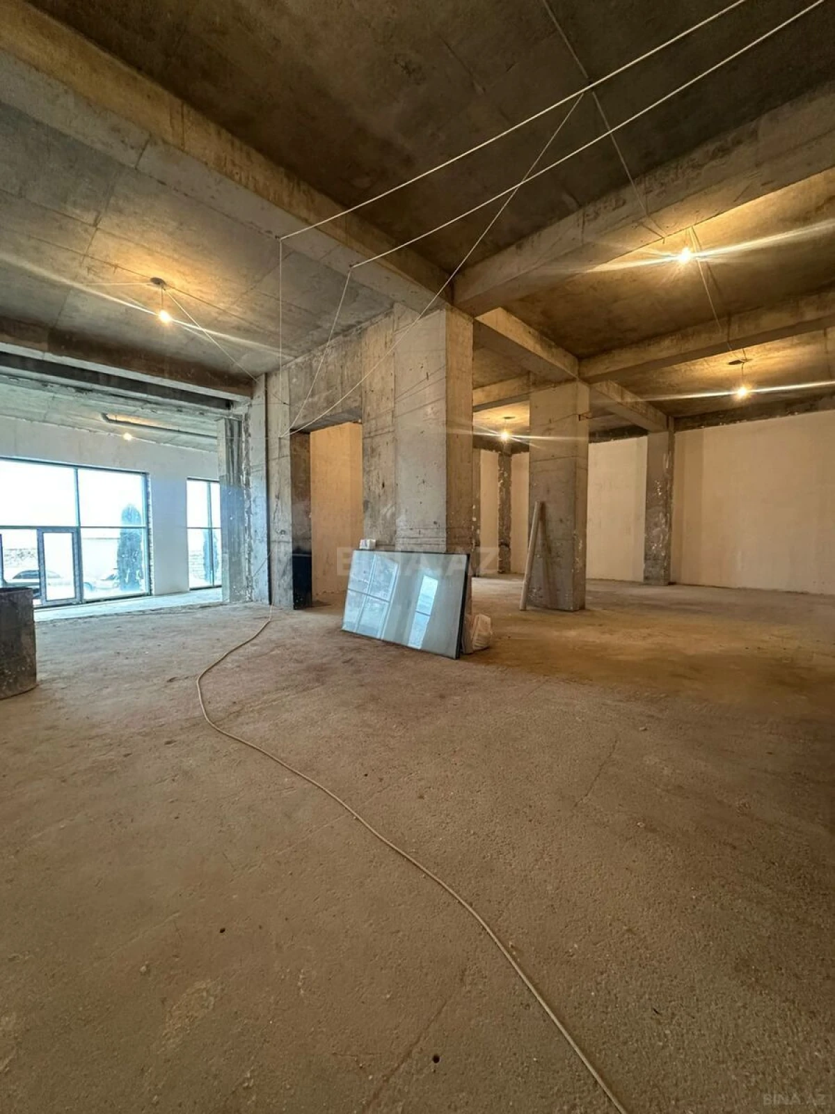 Kirayə verilir obyekt 715 m²