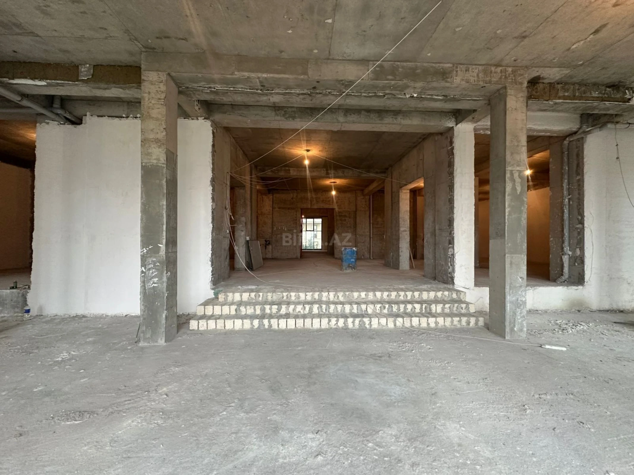 Kirayə verilir obyekt 715 m²