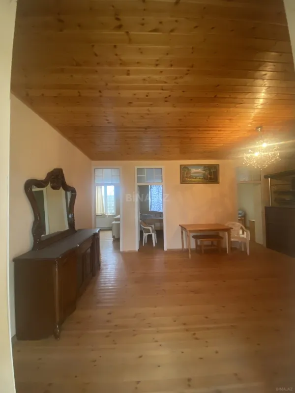 Satılır 13 otaqlı həyət evi 580 m²