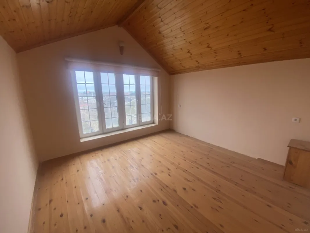 Satılır 13 otaqlı həyət evi 580 m²