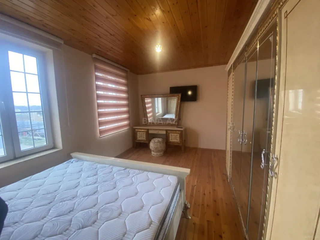 Satılır 13 otaqlı həyət evi 580 m²