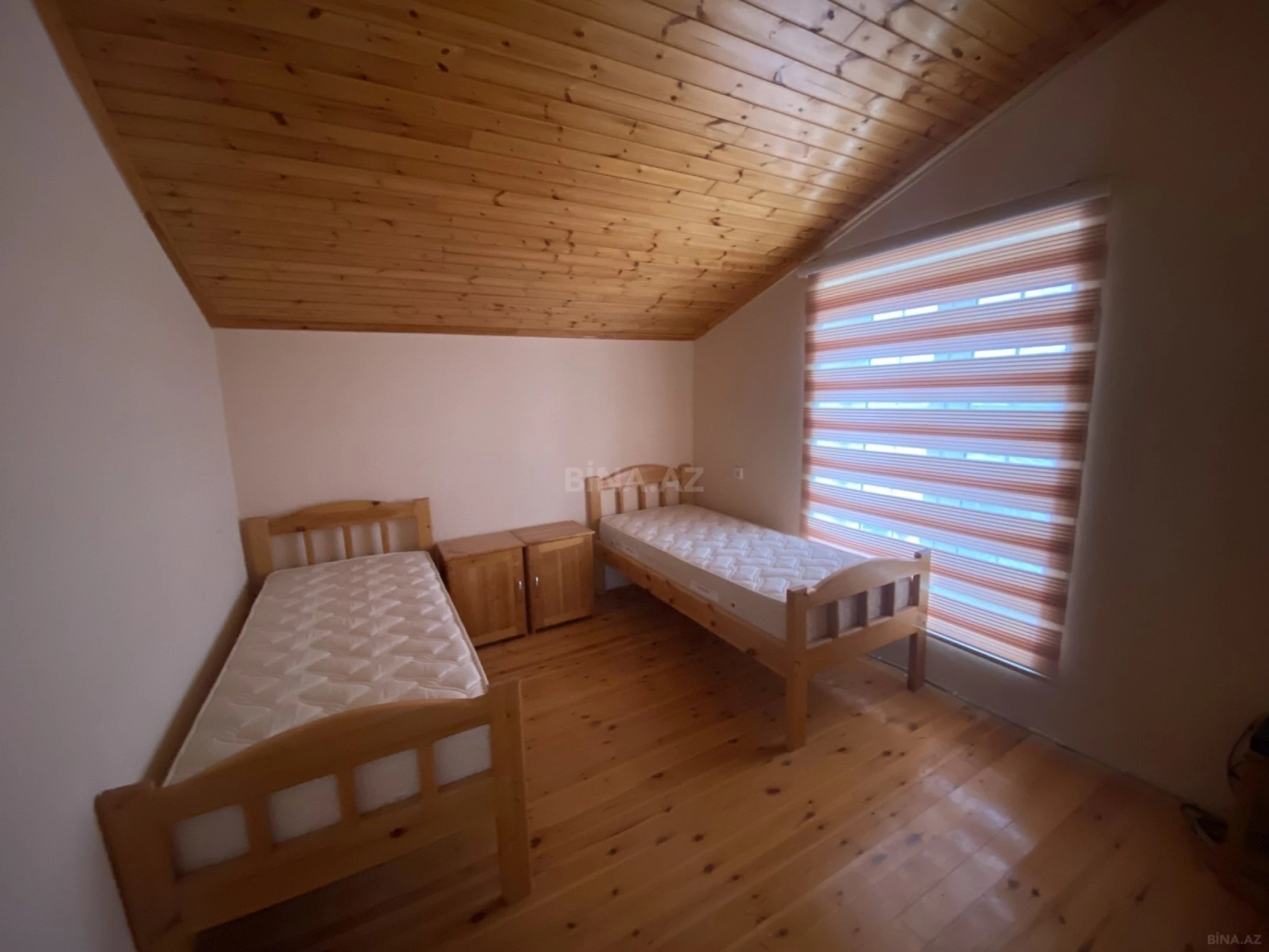 Satılır 13 otaqlı həyət evi 580 m²