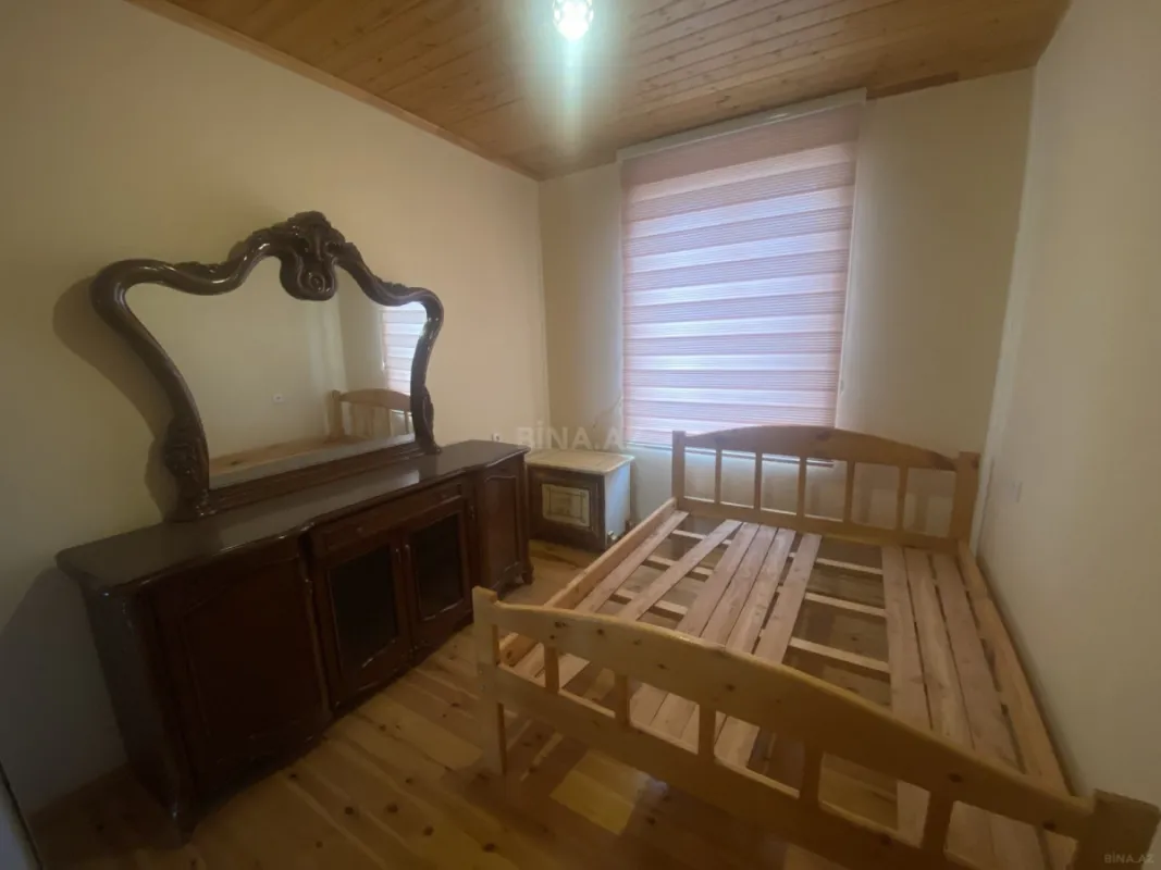 Satılır 13 otaqlı həyət evi 580 m²