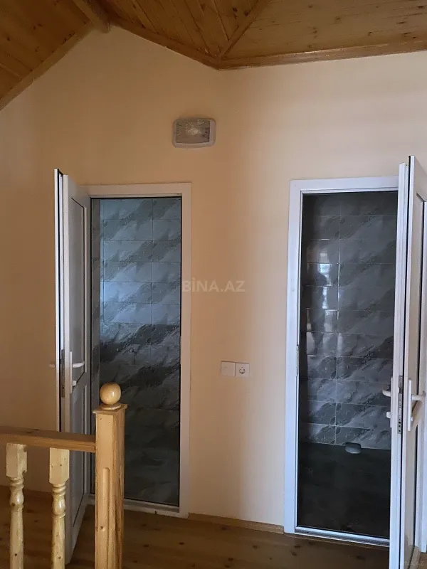 Satılır 13 otaqlı həyət evi 580 m²