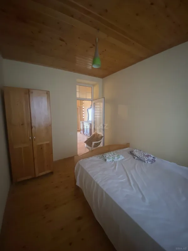 Satılır 13 otaqlı həyət evi 580 m²