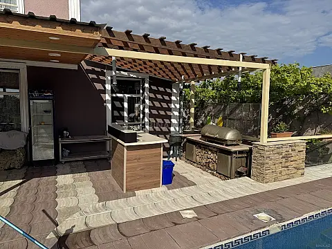 Kirayə verilir 6 otaqlı həyət evi 400 m²