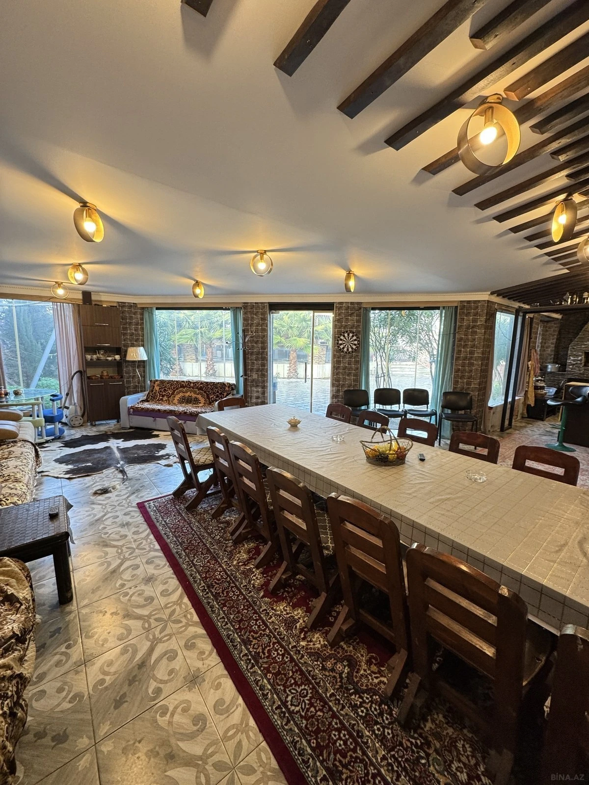 Kirayə verilir 6 otaqlı həyət evi 400 m²