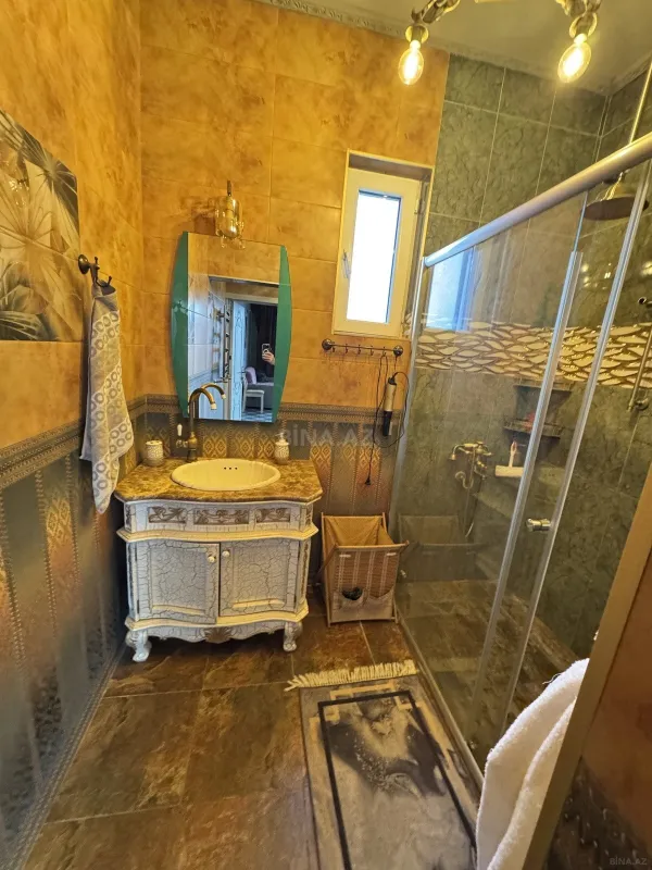 Kirayə verilir 6 otaqlı həyət evi 400 m²